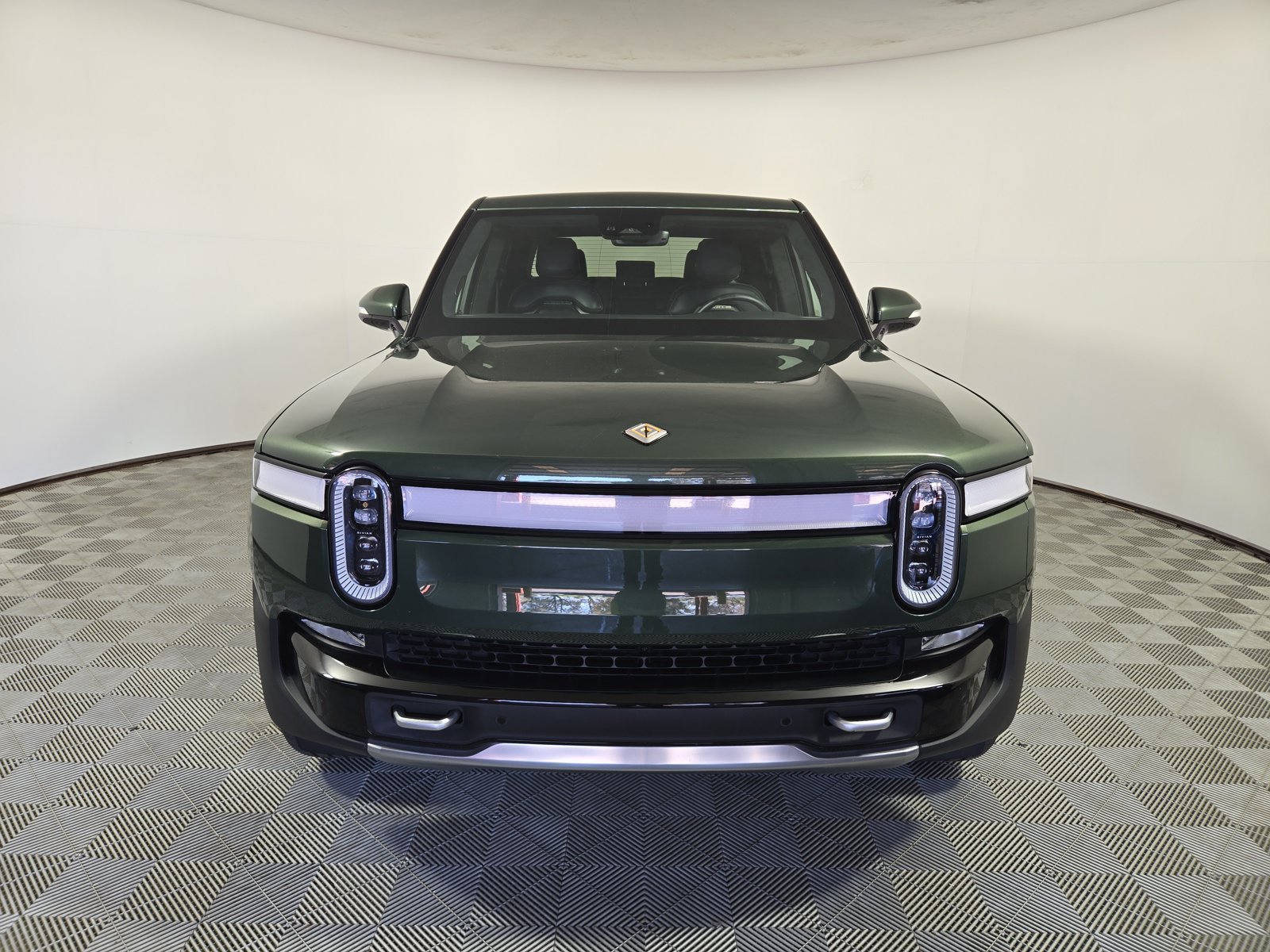 Used 2024 Rivian R1T Adventure Dual AWD/4WD image 8