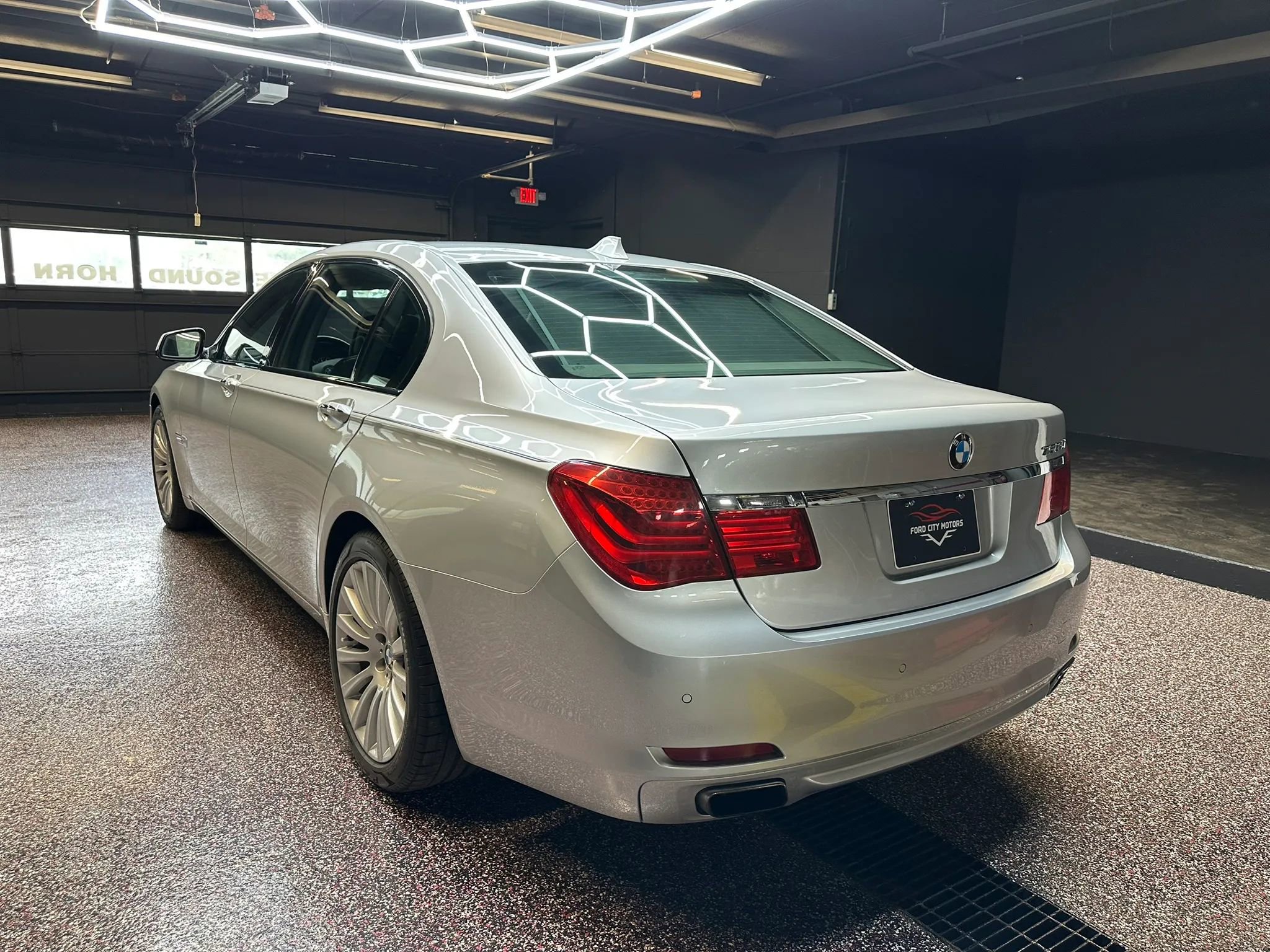 Used 2010 BMW 750Li xDrive AWD/4WD image 5