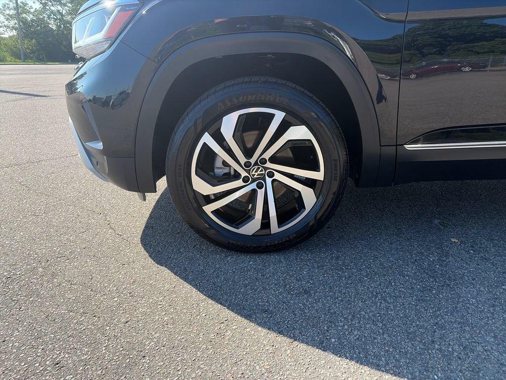 Used 2022 Volkswagen Atlas SEL AWD/4WD image 14