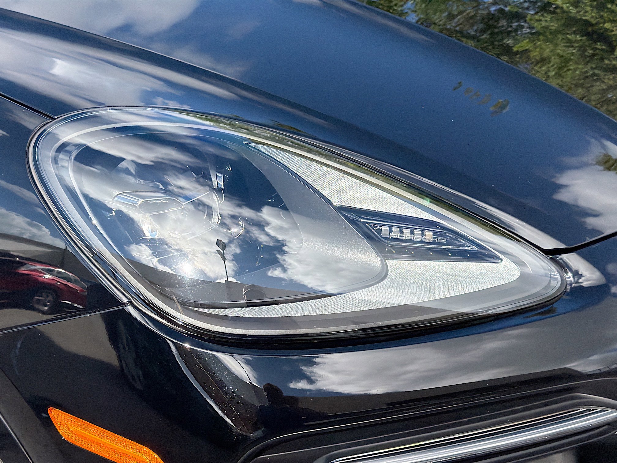 Used 2023 Porsche Cayenne Platinum Edition image 32