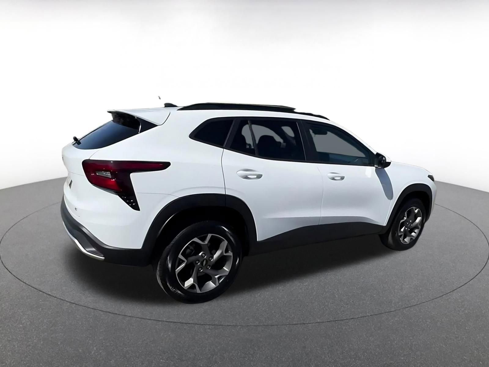 Used 2025 Chevrolet Trax LT image 15