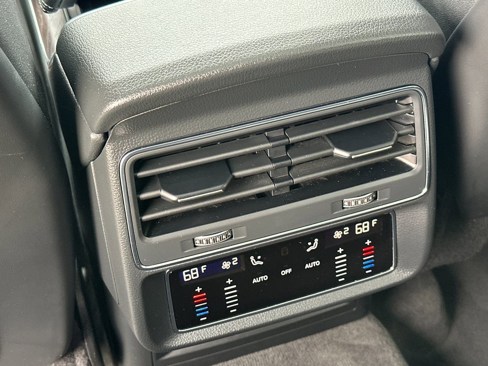 Used 2019 Audi Q8 Premium Plus w/ Premium Plus image 14