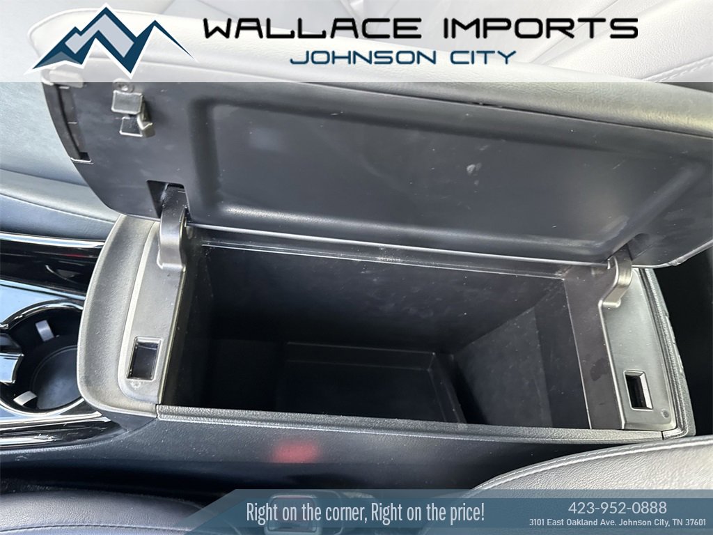 Used 2020 Toyota Prius XLE image 20