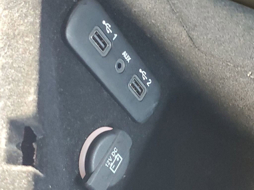 Used 2021 Dodge Challenger SXT image 31