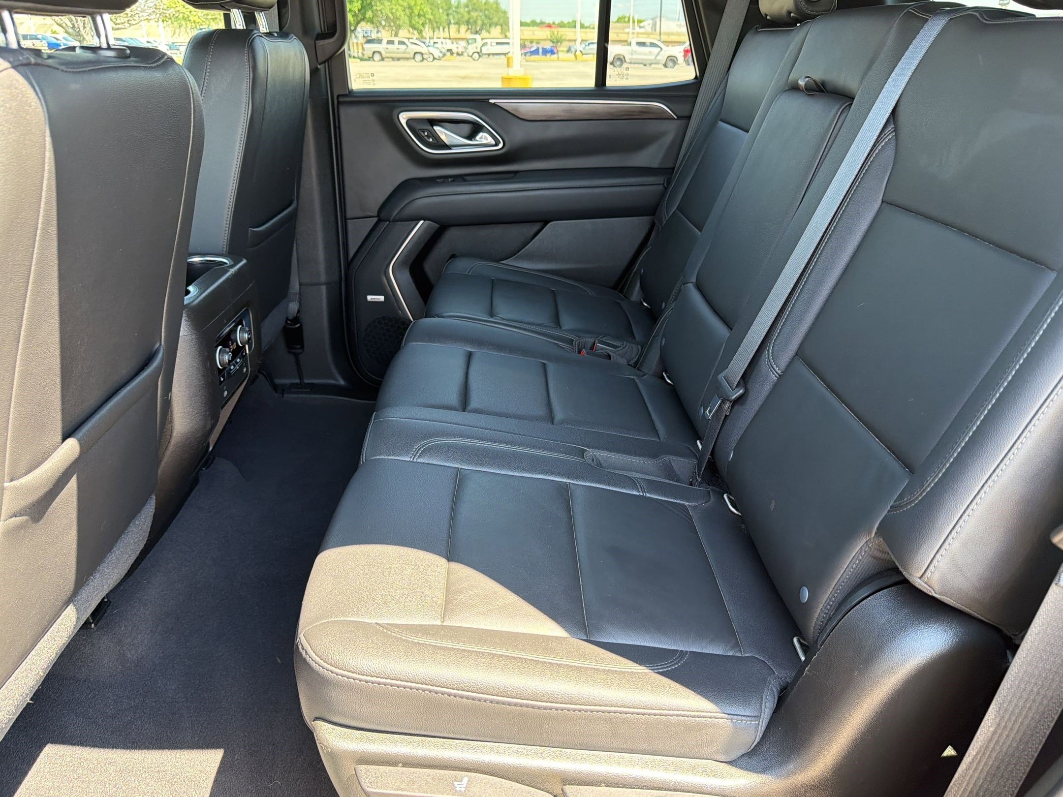 Used 2021 Chevrolet Tahoe LT w/ Luxury Package AWD/4WD image 13