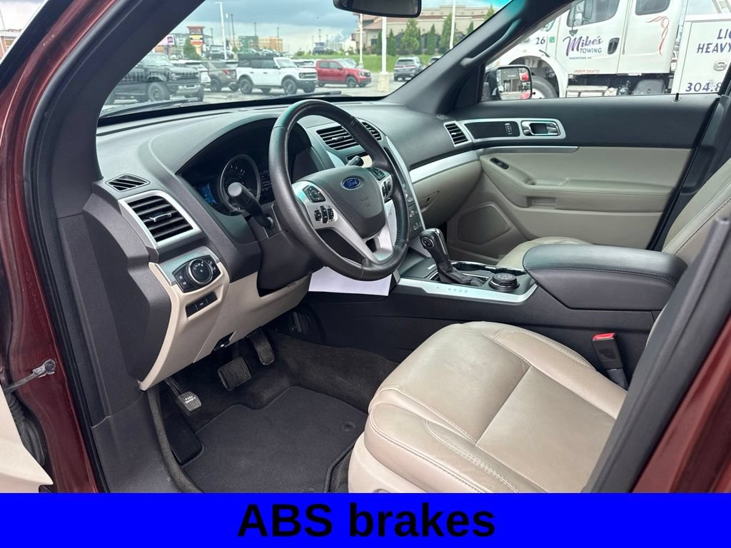 Used 2015 Ford Explorer XLT w/ Equipment Group 202A AWD/4WD image 11