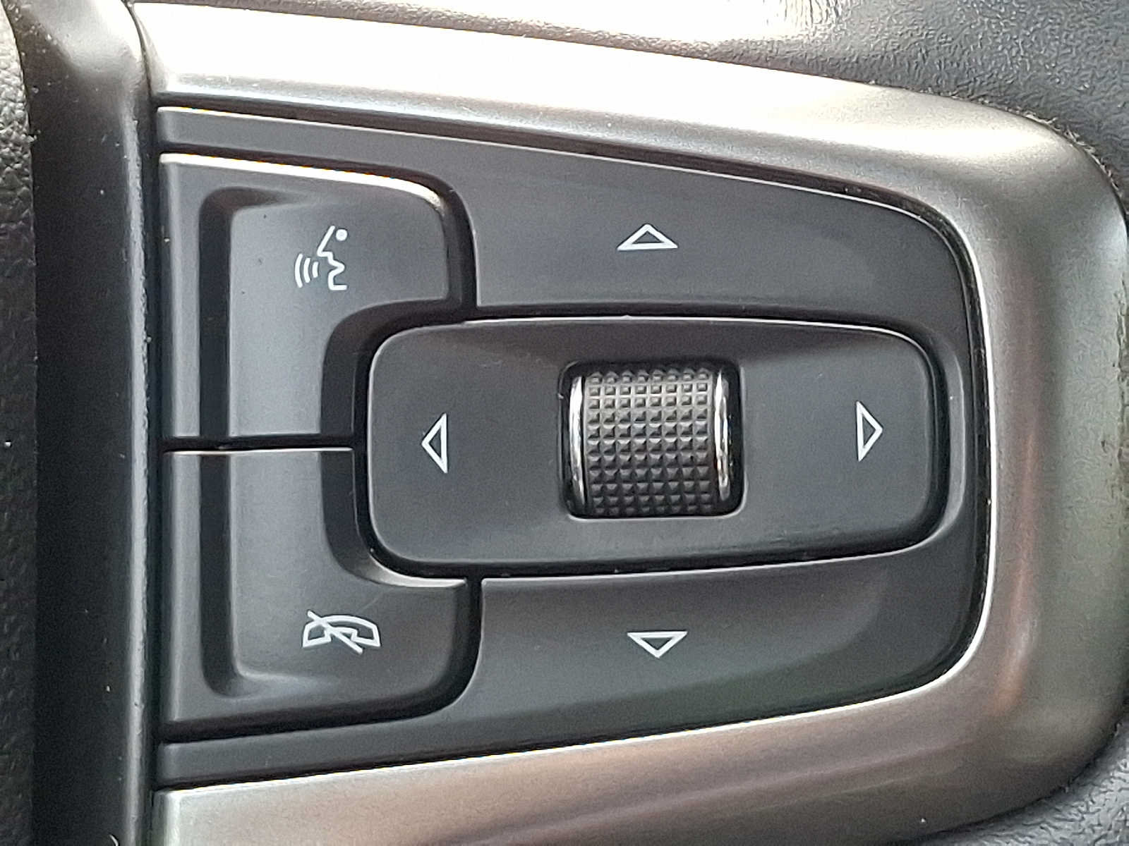 Used 2019 Chevrolet Silverado 1500 LTZ w/ LTZ Plus Package AWD/4WD image 22