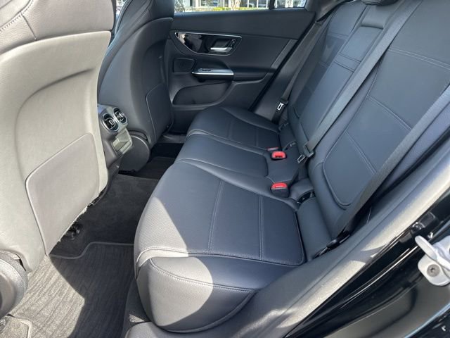 Used 2025 Mercedes-Benz GLC 300 4MATIC image 21