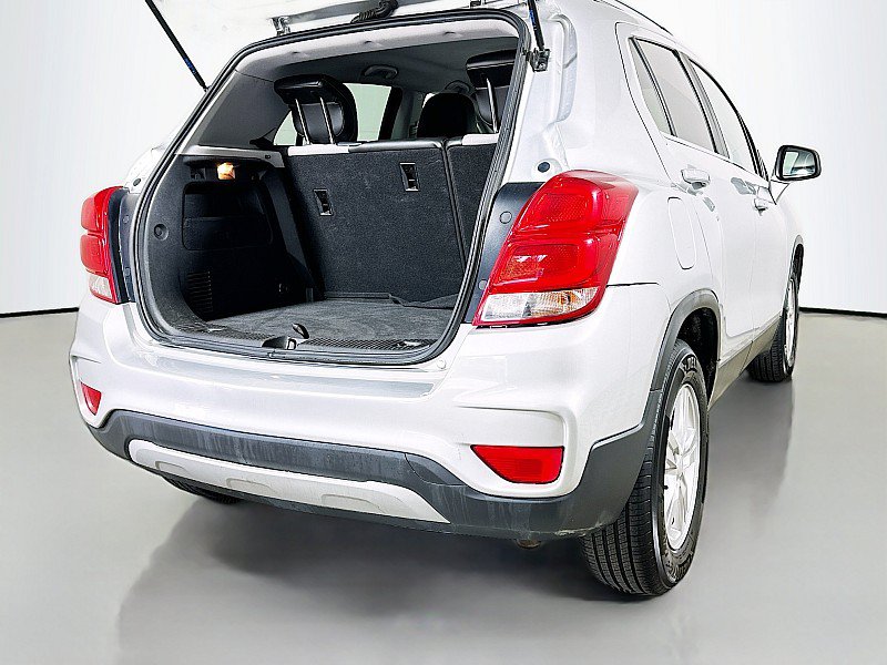 Used 2020 Chevrolet Trax LT w/ LT Convenience Package FWD image 25