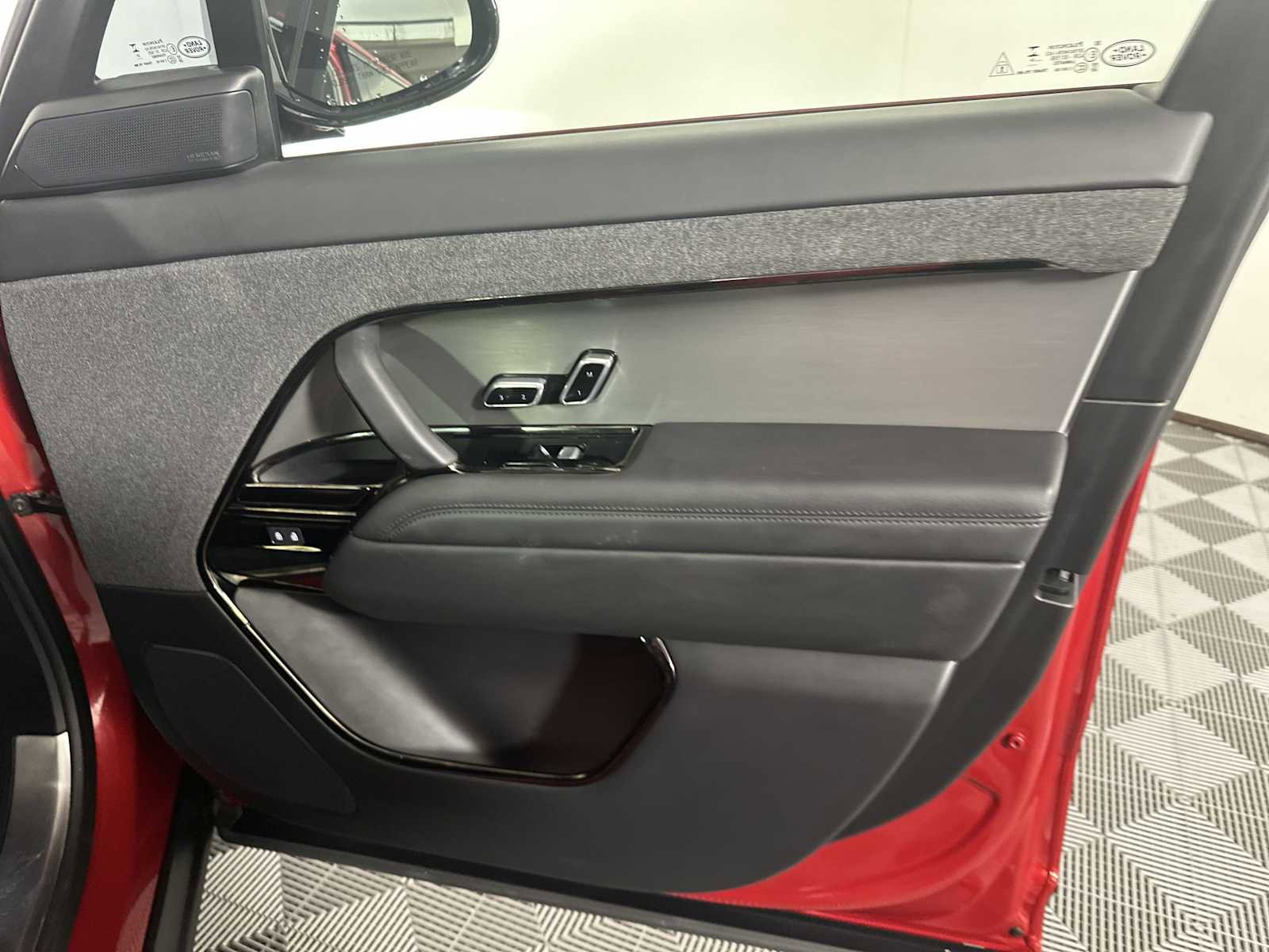 Used 2024 Land Rover Range Rover Sport Dynamic SE image 26