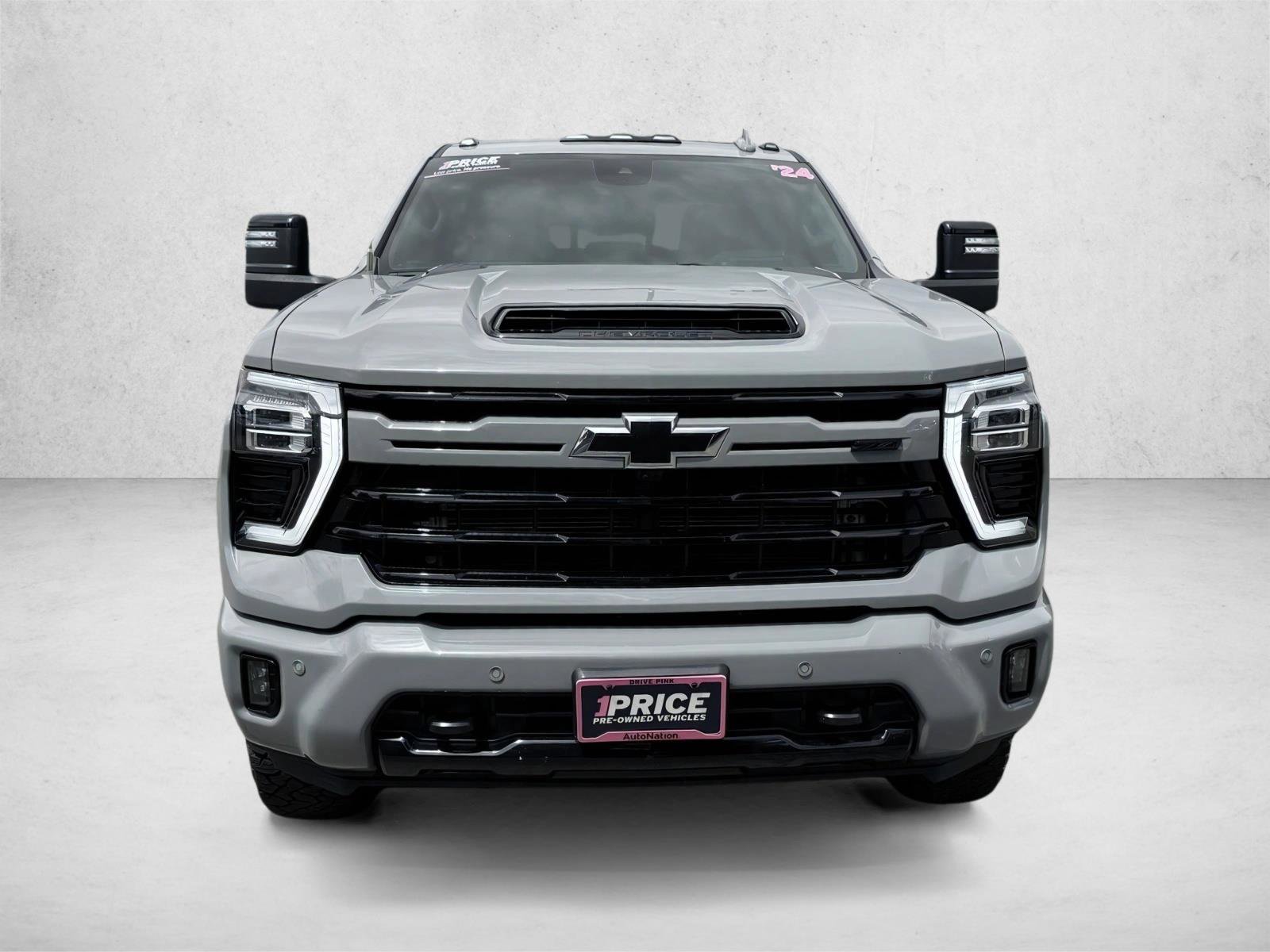 Used 2024 Chevrolet Silverado 2500 LTZ w/ LTZ Plus Package AWD/4WD image 2