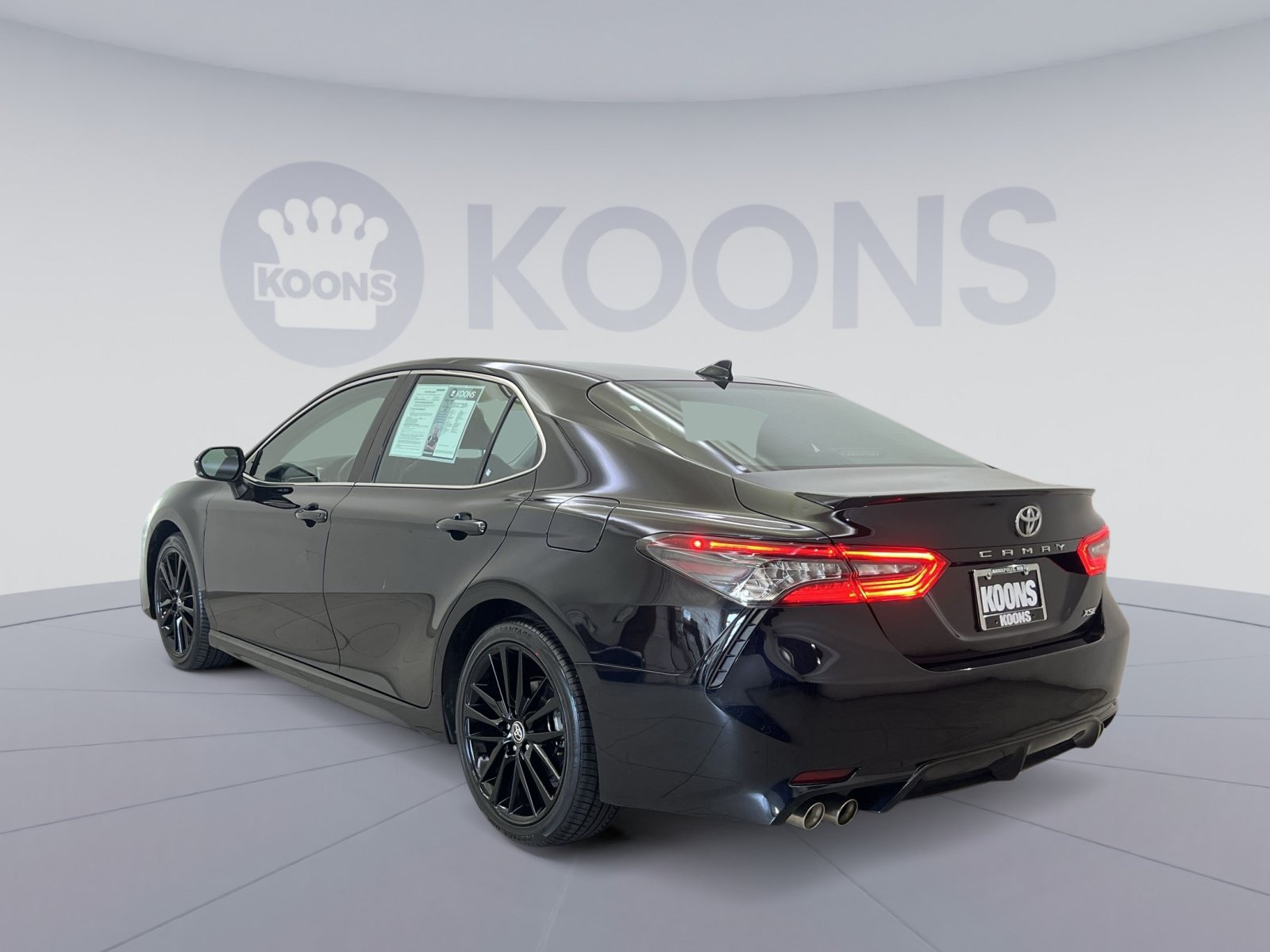 Used 2024 Toyota Camry XSE FWD image 7