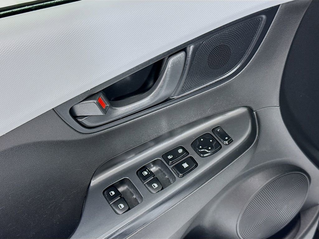 Used 2020 Hyundai Kona SE FWD image 23