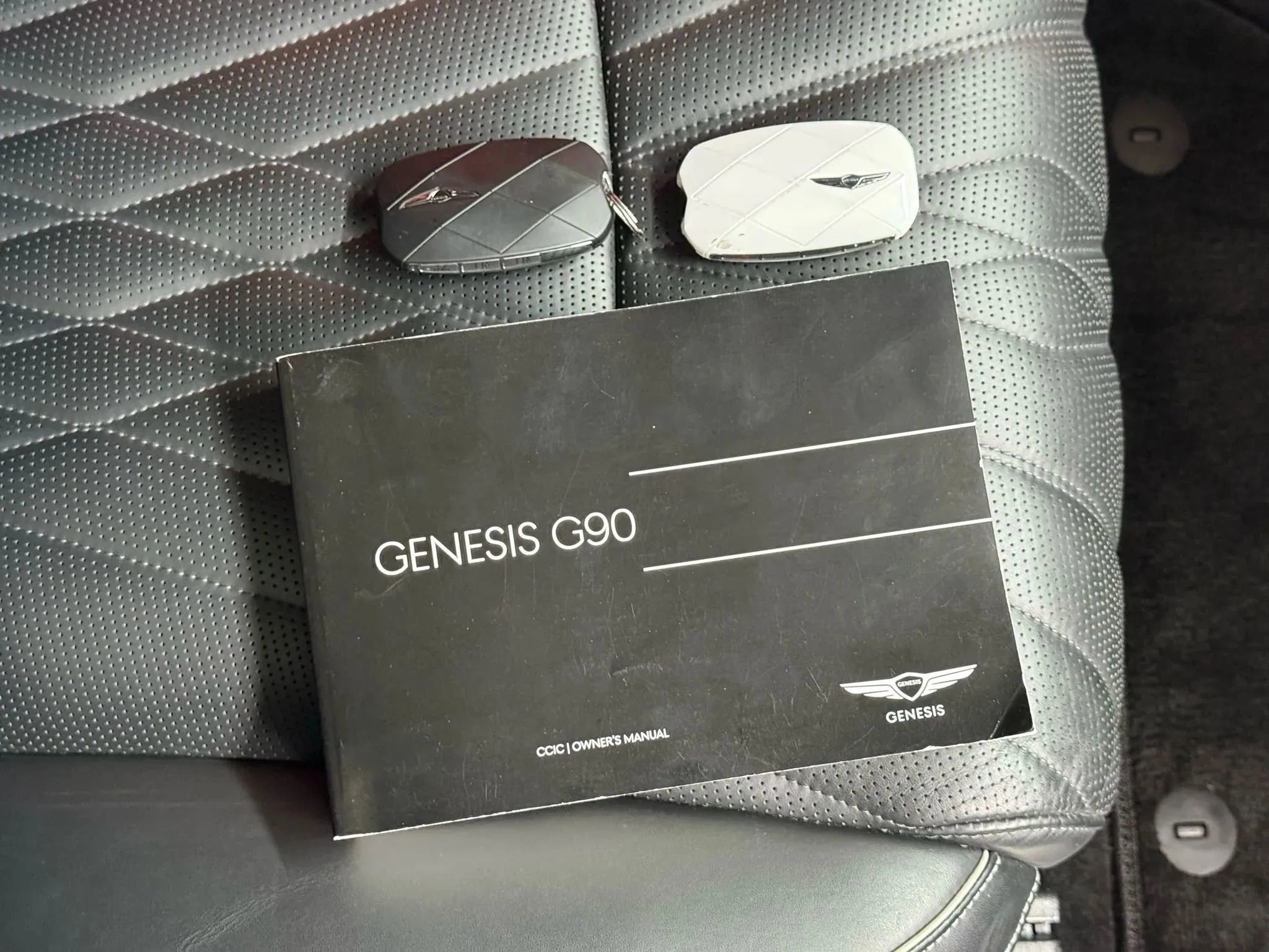 Used 2023 Genesis G90 3.5T image 3
