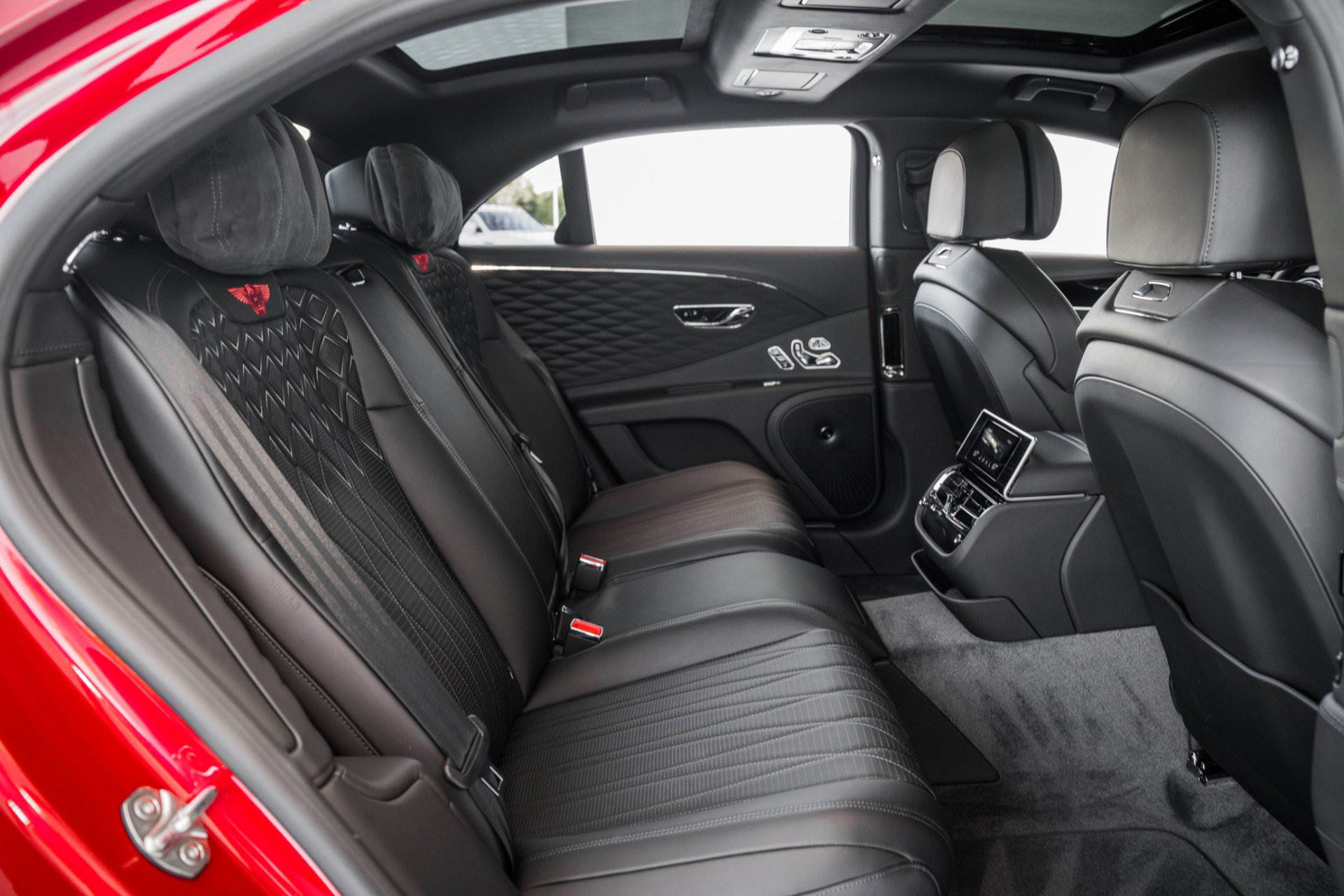 Used 2022 Bentley Flying Spur V8 image 19