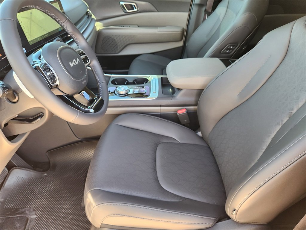 New 2026 Kia Carnival EX image 9