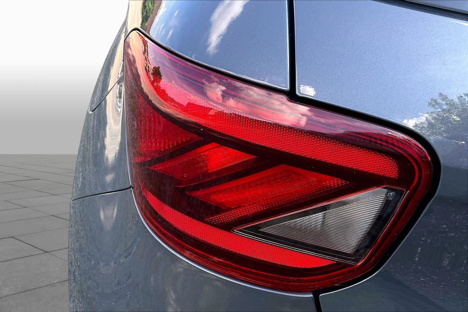 Used 2025 Hyundai Venue SEL FWD image 29