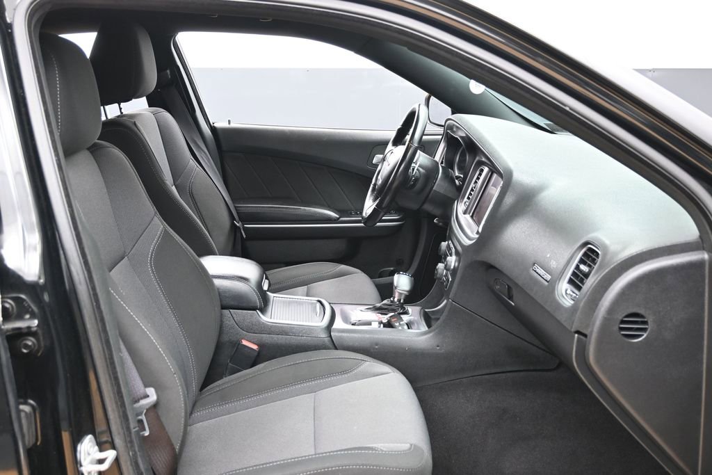 Used 2019 Dodge Charger SXT AWD/4WD image 35