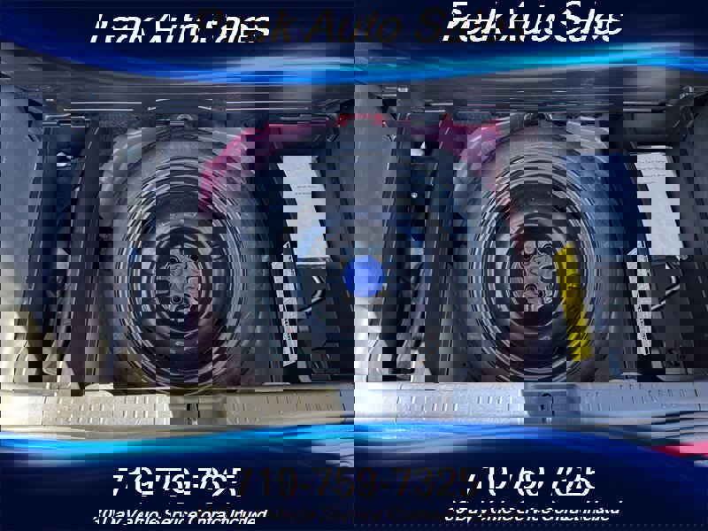 Used 2010 Toyota Yaris 4-Door Hatchback image 22