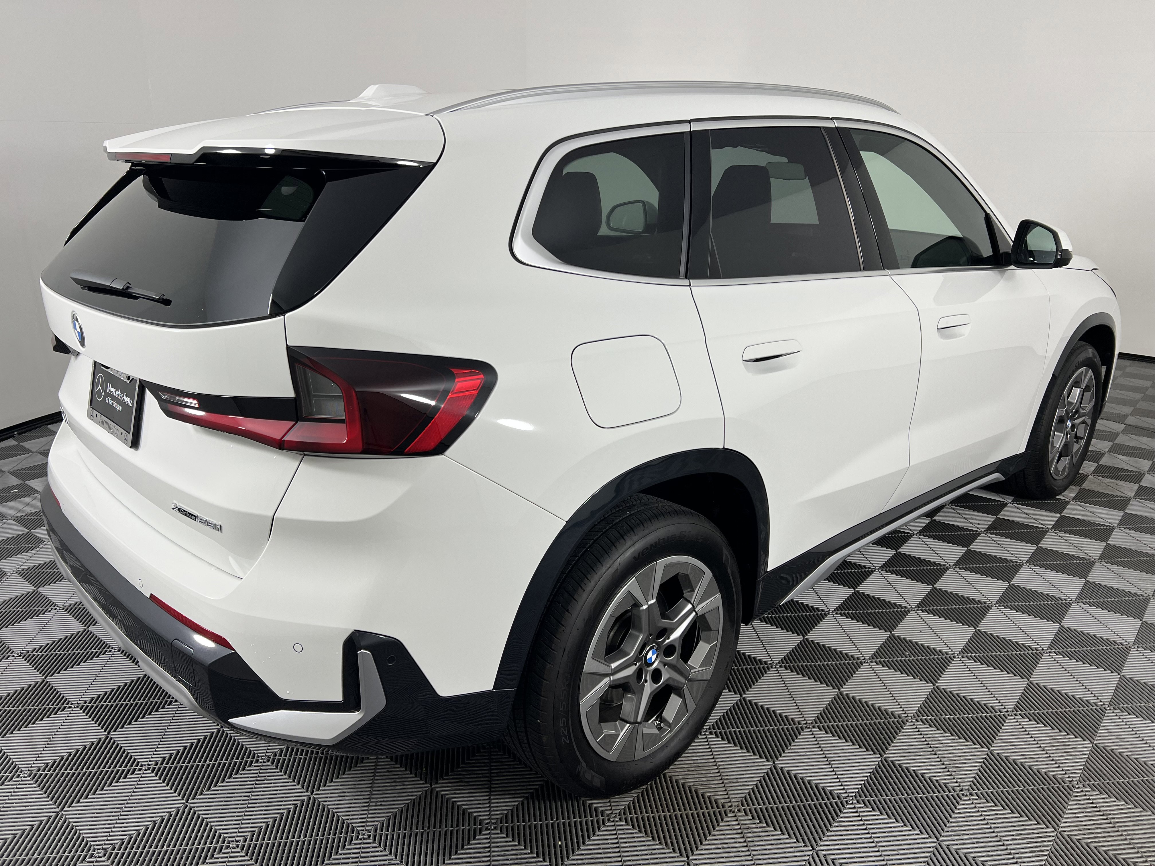 Used 2025 BMW X1 xDrive28i w/ Technology Package AWD/4WD image 13