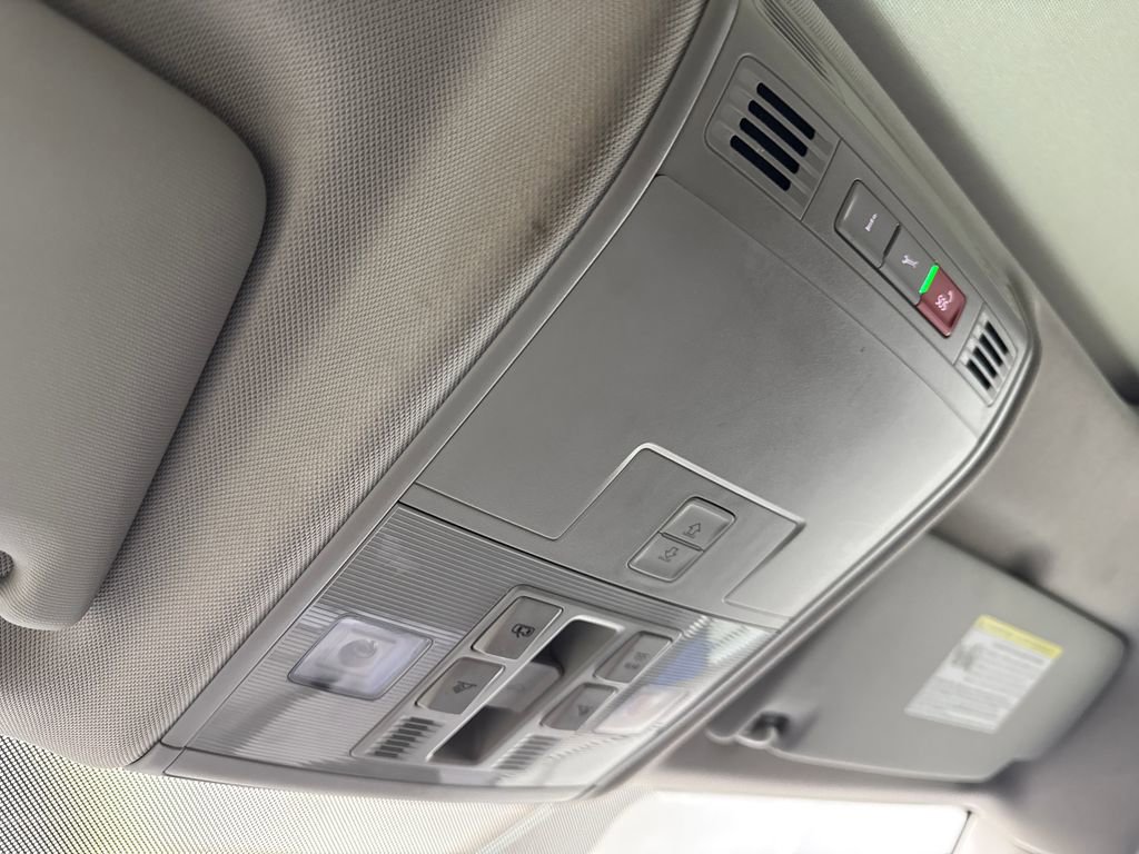 Used 2022 Volkswagen Taos SE w/ Panoramic Sunroof Package AWD/4WD image 75