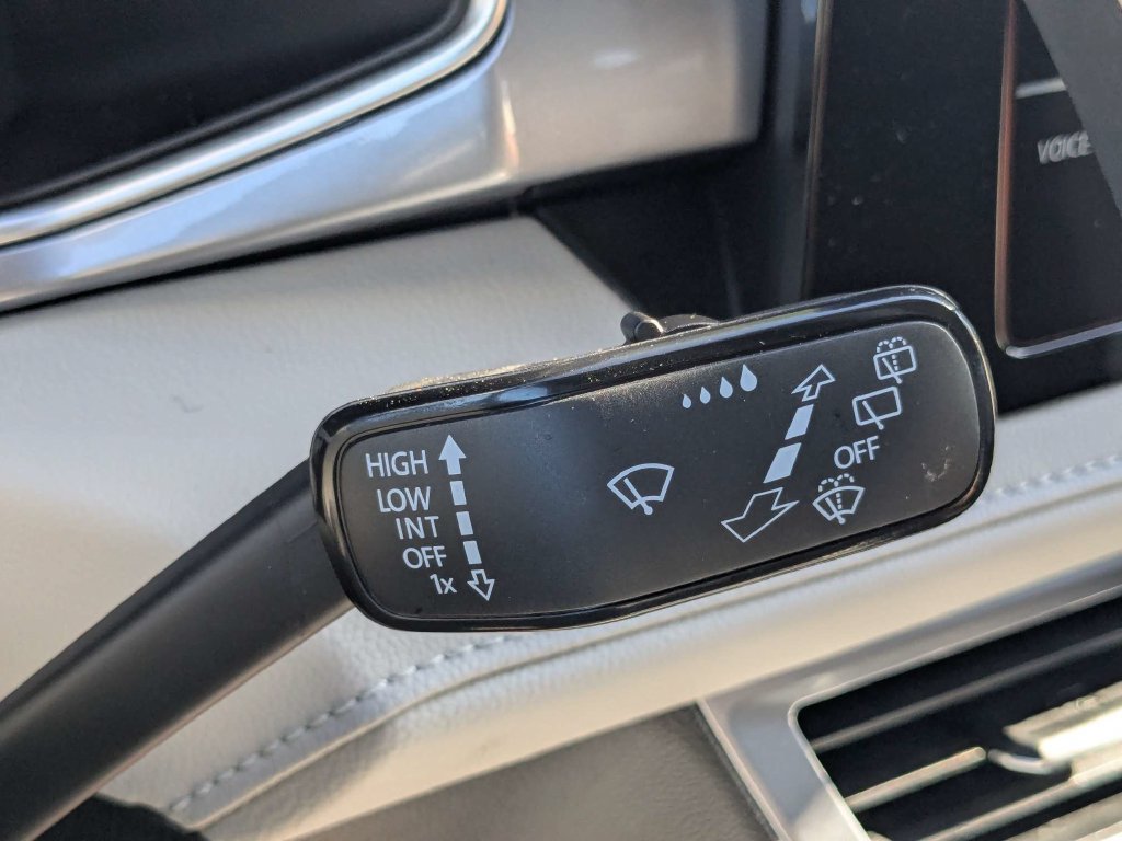 Used 2026 Volkswagen Taos SEL AWD/4WD image 32