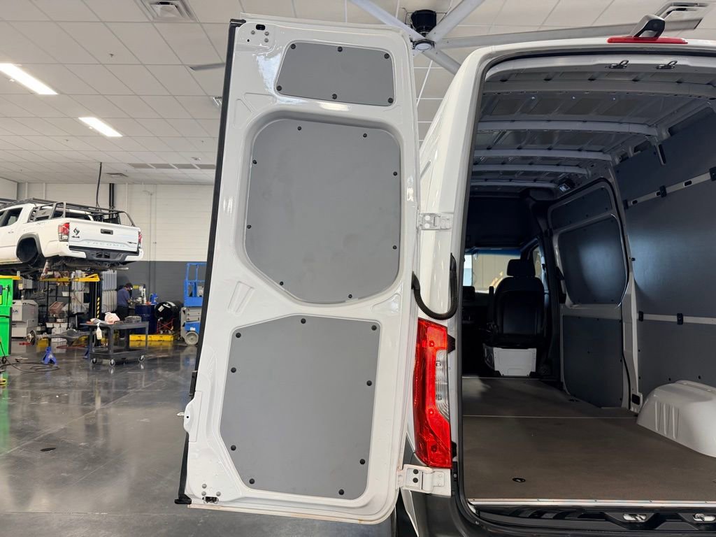 Used 2021 Mercedes-Benz Sprinter 2500 image 24
