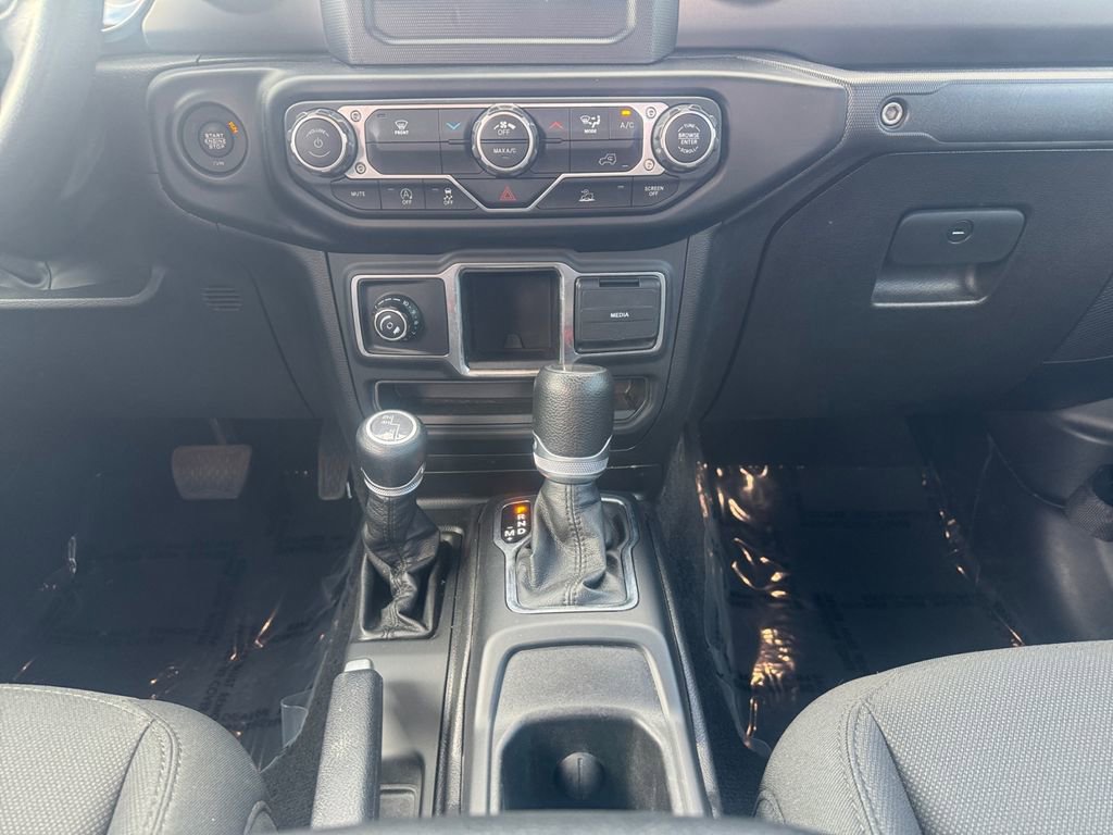 Used 2023 Jeep Gladiator Sport AWD/4WD image 11