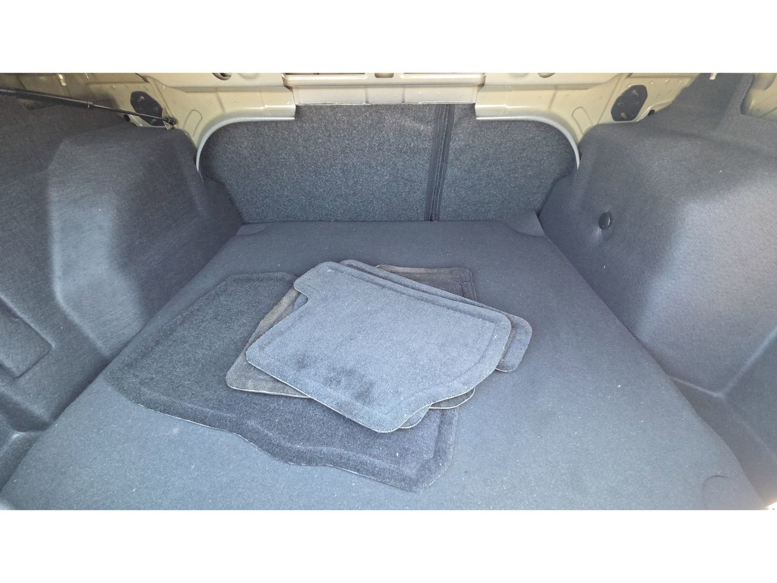 Used 2018 Ford Focus SE image 31