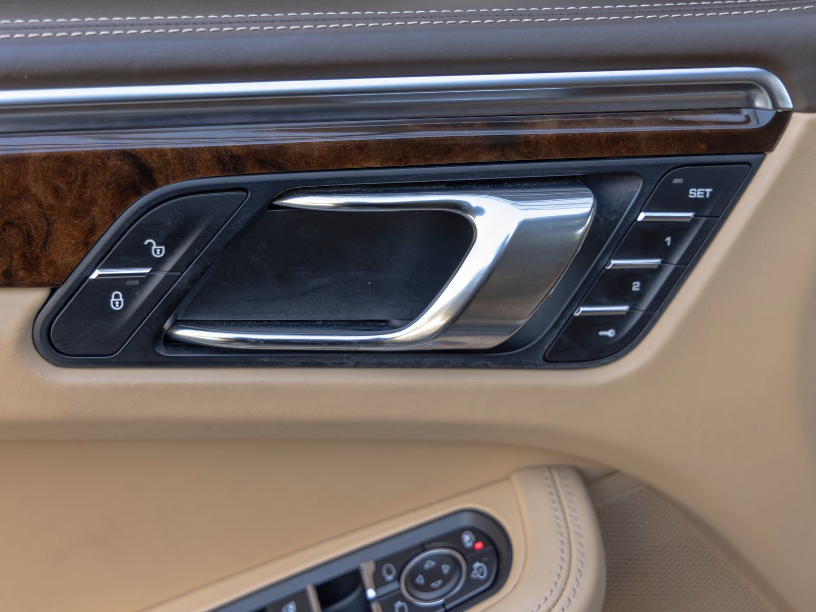 Used 2016 Porsche Macan Turbo image 22