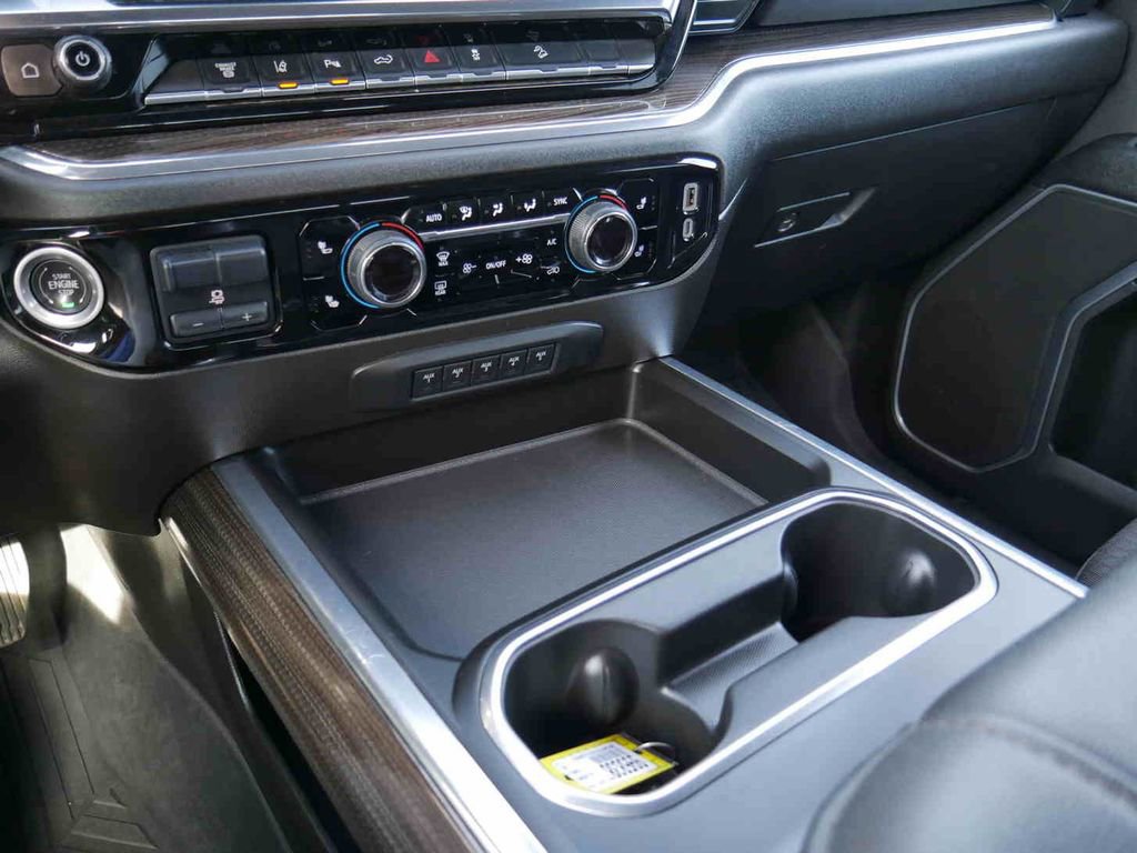 Used 2025 Chevrolet Silverado 3500 LT image 36