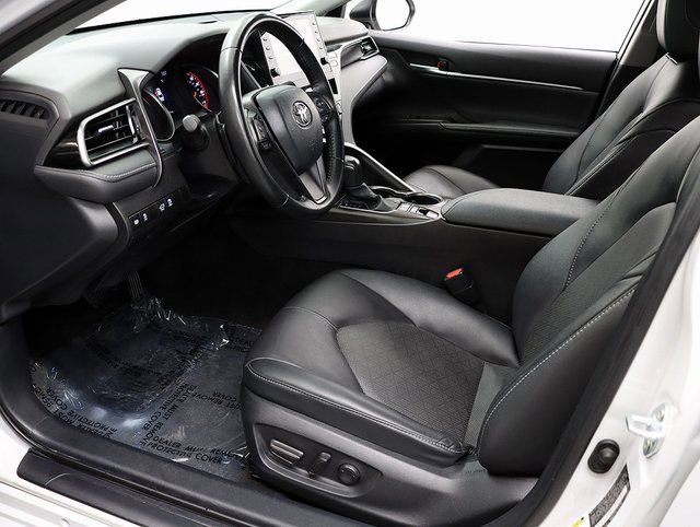 Used 2023 Toyota Camry XSE image 12