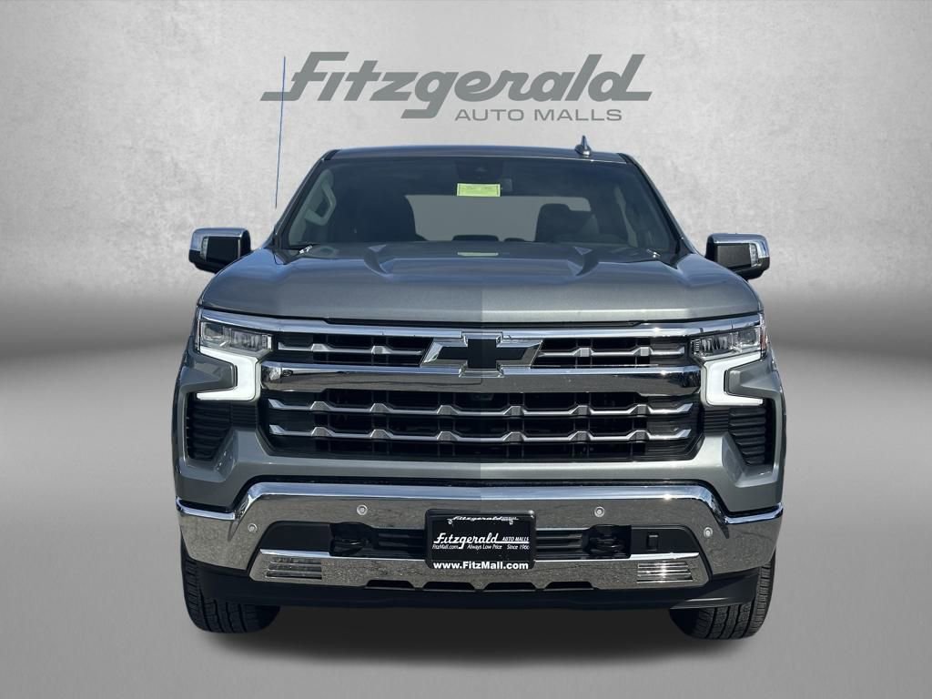 Used 2025 Chevrolet Silverado 1500 LTZ image 3