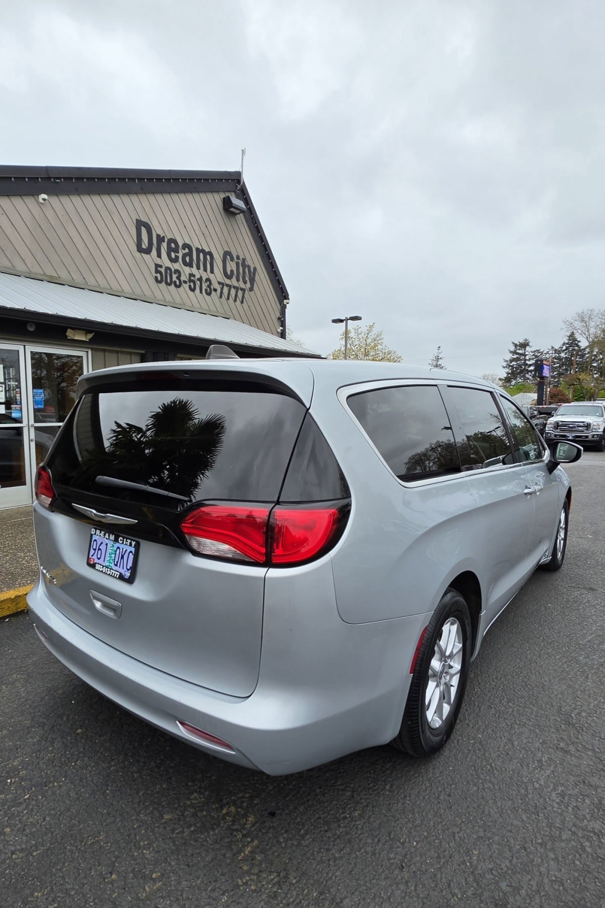 Used 2022 Chrysler Voyager LX FWD image 8