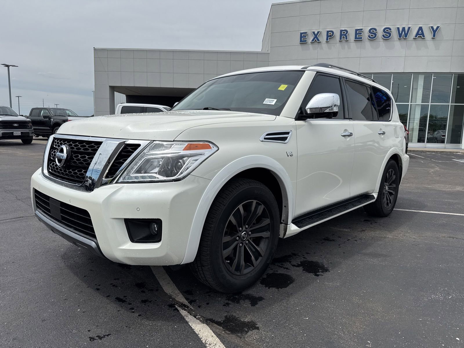 Used 2020 Nissan Armada Platinum w/ Captain's Chairs Package AWD/4WD image 10