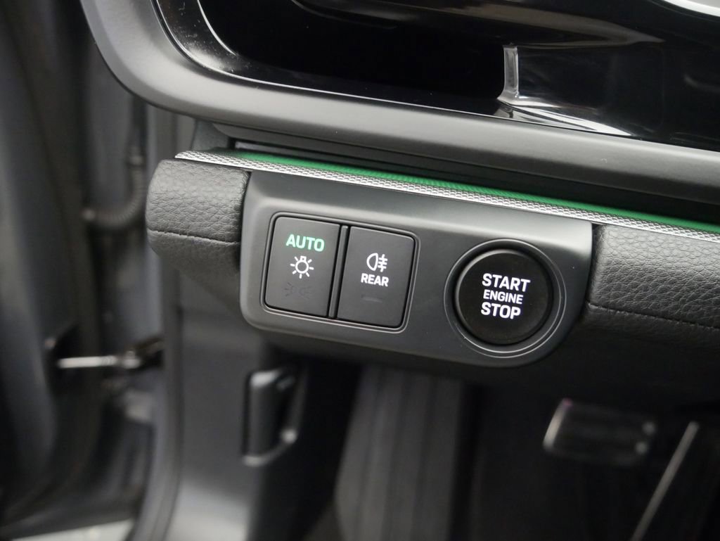 Certified 2025 Porsche Panamera 4 image 42