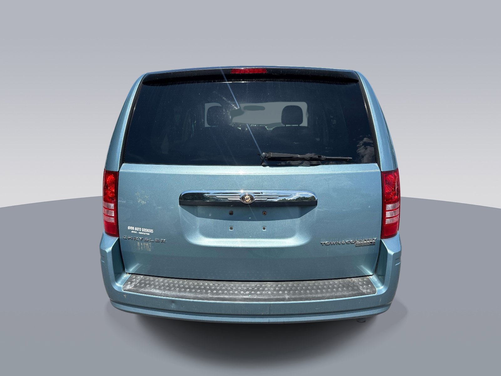 Used 2010 Chrysler Town & Country LX w/ PWR Convenience Group FWD image 4