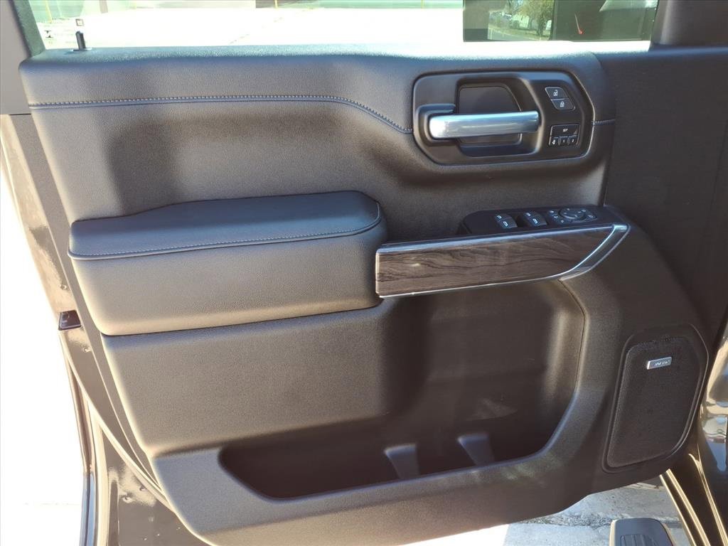 Used 2022 Chevrolet Silverado 2500 LTZ w/ LTZ Plus Package image 17