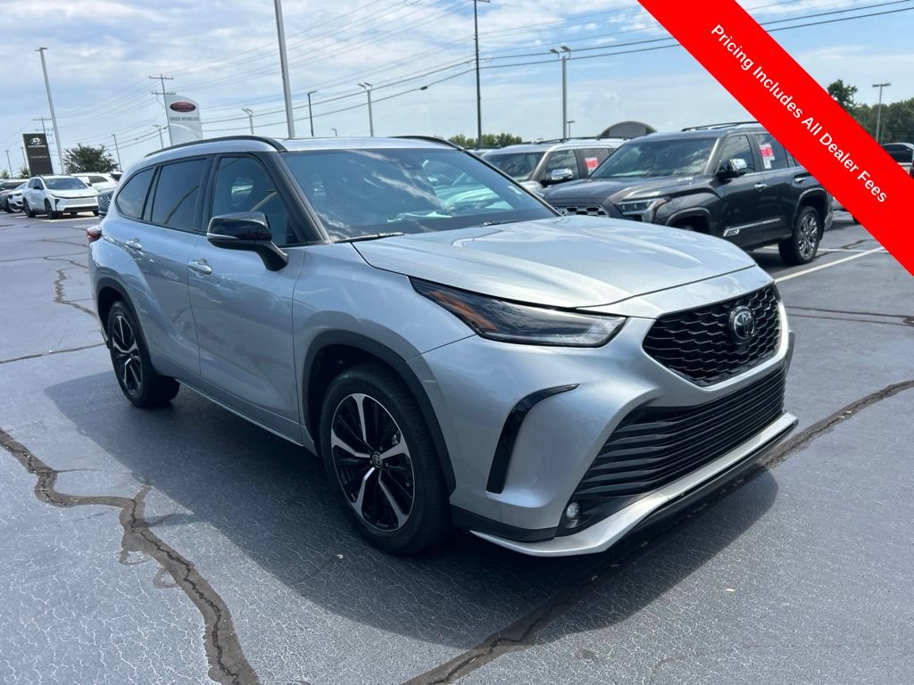 Used 2022 Toyota Highlander XSE FWD image 26