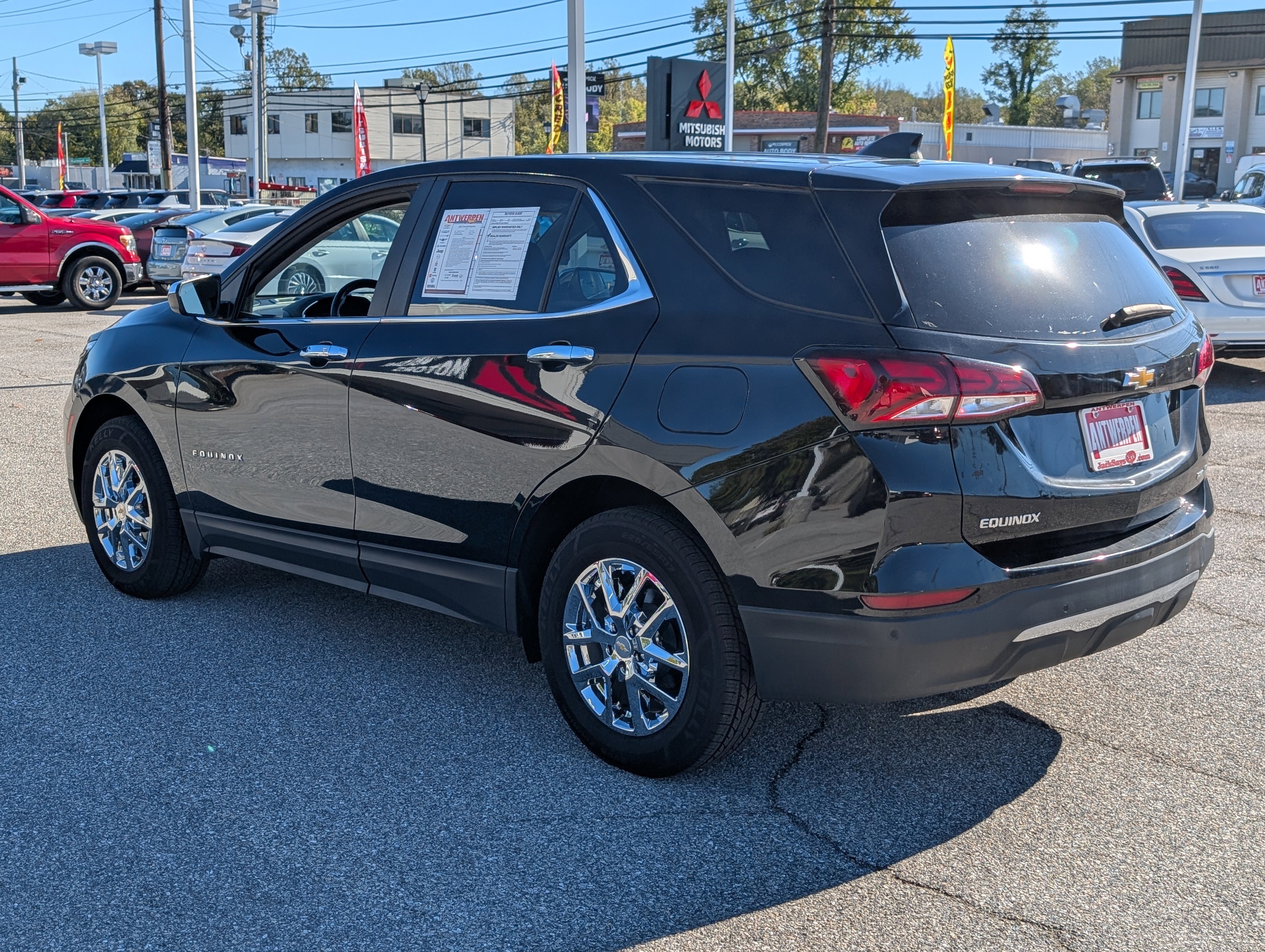 Used 2022 Chevrolet Equinox LT w/ Driver Convenience Package image 5
