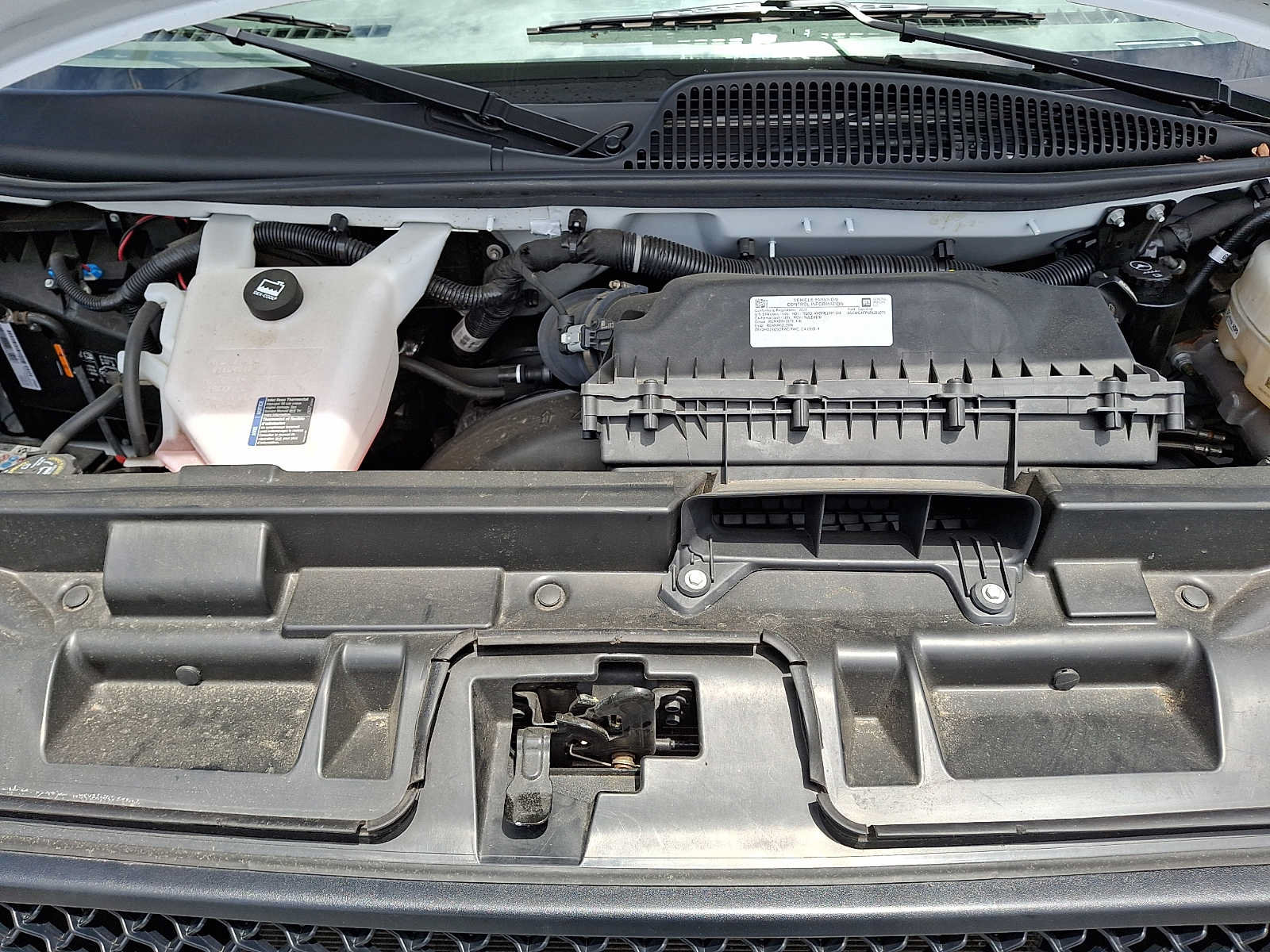 Used 2024 Chevrolet Express 2500 w/ Driver Convenience Package RWD image 28