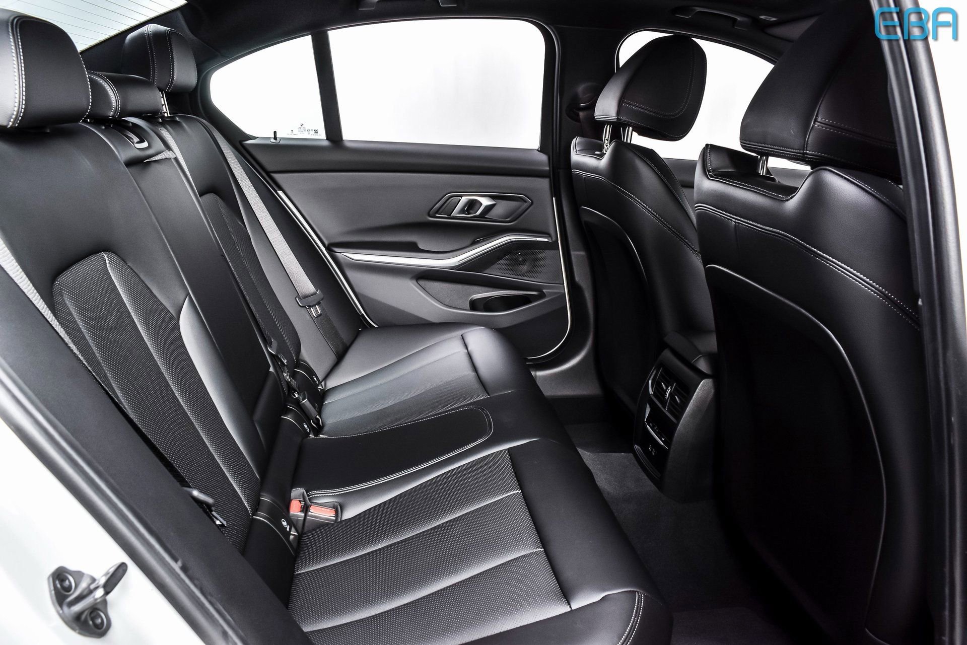 Used 2025 BMW 330i xDrive Sedan w/ Convenience Package AWD/4WD image 24