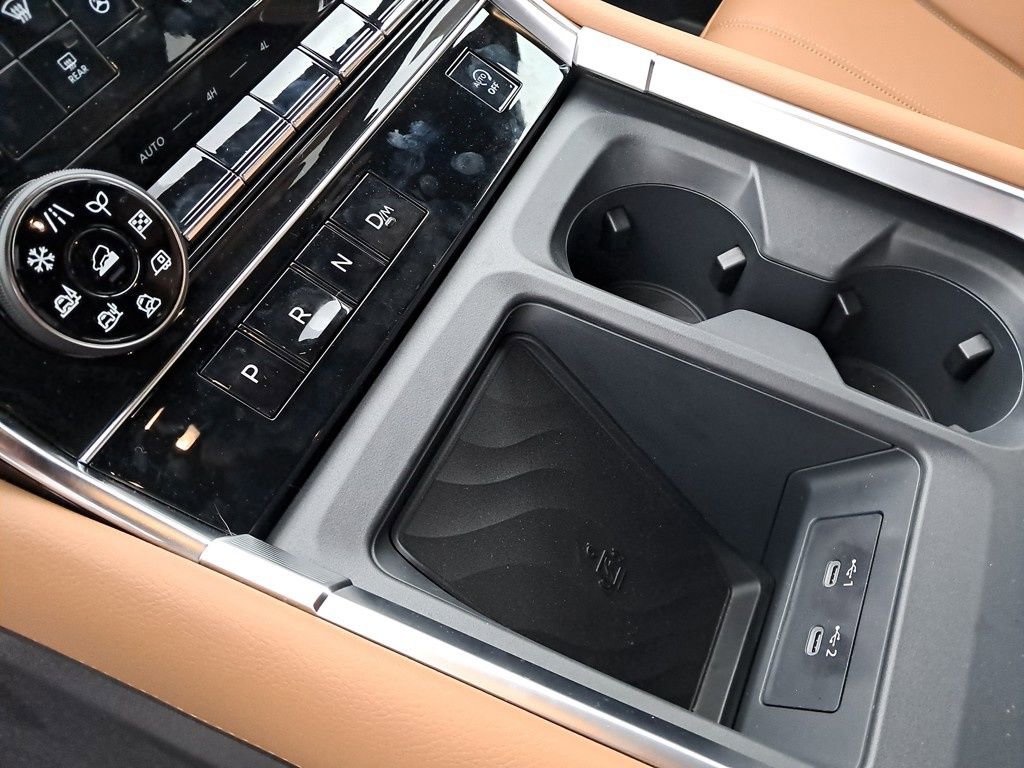 New 2025 Nissan Armada SL w/ Captain's Chari Seat Package image 25