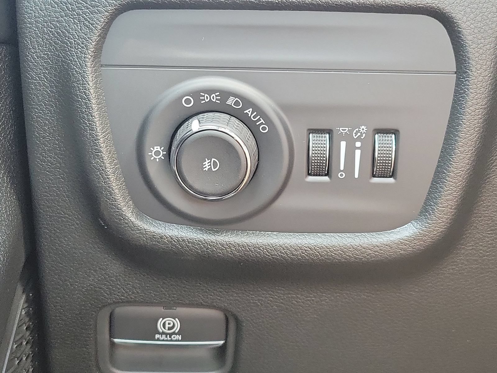 New 2027 Jeep Grand Cherokee Limited RWD image 22