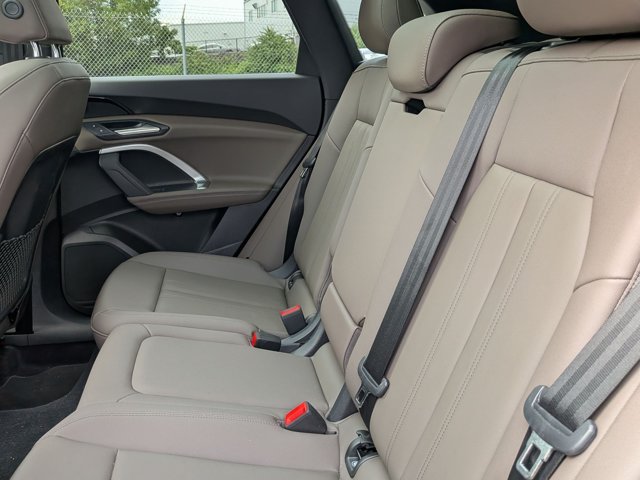 Certified 2025 Audi Q5 Premium w/ Convenience Package AWD/4WD image 17