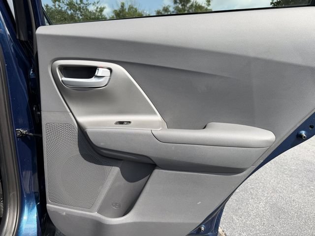 Used 2020 Kia Niro LX FWD image 22