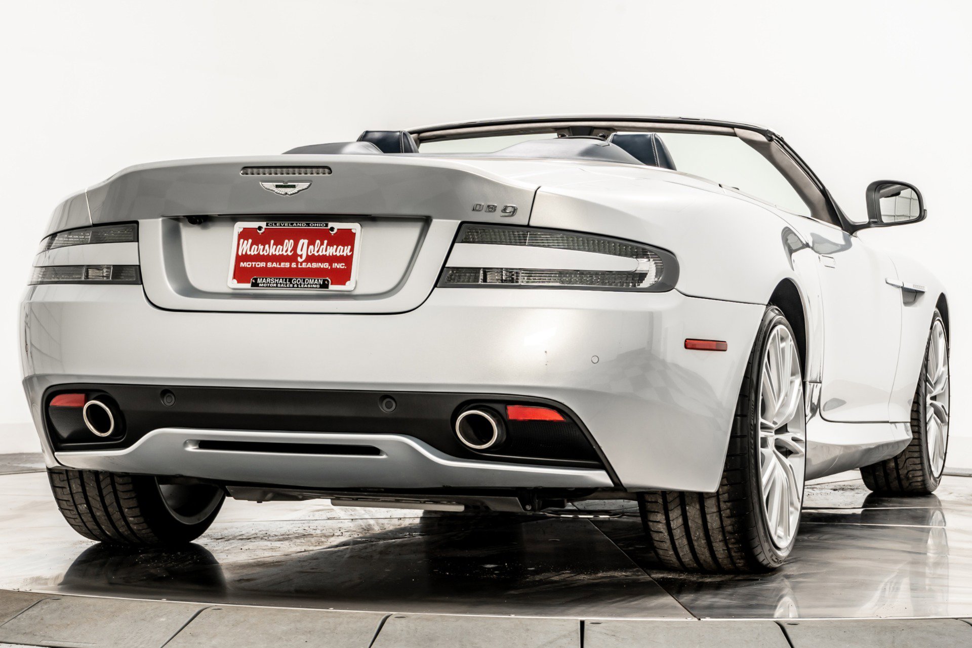 Used 2014 Aston Martin DB9 Volante image 9