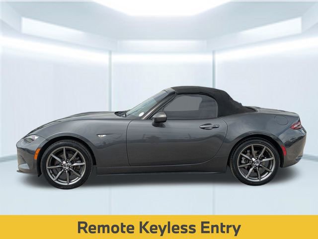 Used 2016 MAZDA MX-5 Miata Grand Touring image 2