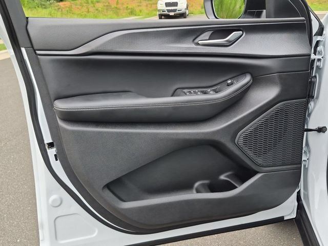New 2026 Jeep Grand Cherokee Laredo X RWD image 30