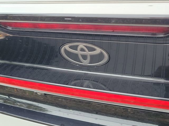 Used 2023 Toyota Prius XLE image 5